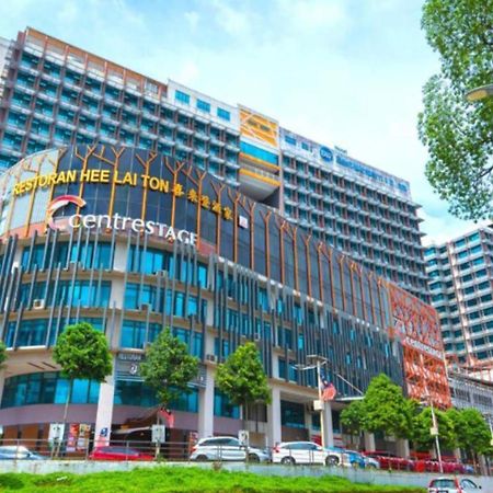 Centrestage Petaling Jaya By Perfect Host Hotel Exterior foto The hotel in 2015
